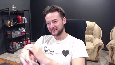 Snapshot of mihasikd chatting on 11/28/25, 06:38 Misha Winchester online show from 11/28/25, 06:38