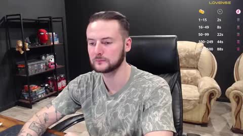 Snapshot of mihasikd chatting on 12/20/25, 11:17 Misha Winchester online show from 12/20/25, 11:17