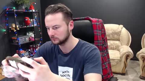 Snapshot of mihasikd chatting on 01/11/26, 11:26 Misha Winchester online show from 01/11/26, 11:26