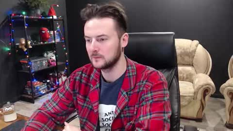 Snapshot of mihasikd chatting on 01/12/26, 05:23 Misha Winchester online show from 01/12/26, 05:23