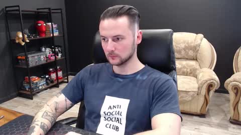 Snapshot of mihasikd chatting on 02/11/26, 12:21 Misha Winchester online show from 02/11/26, 12:21