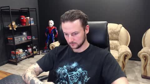 Snapshot of mihasikd chatting on 04/15/26, 04:36 Misha Winchester online show from 04/15/26, 04:36