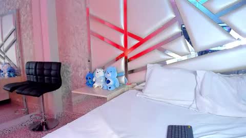 MIA 3 online show from 12/18/25, 03:01