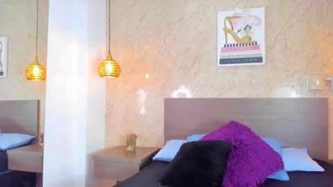 Miia online show from 03/30/26, 12:06