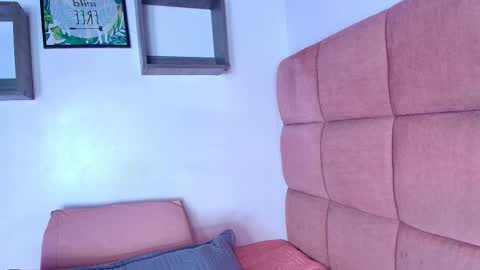 Mia  online show from 09/10/25, 11:54