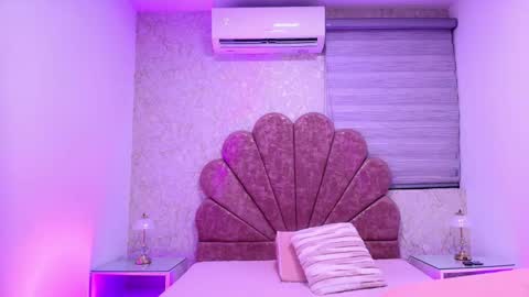 Mia  online show from 12/03/25, 11:52