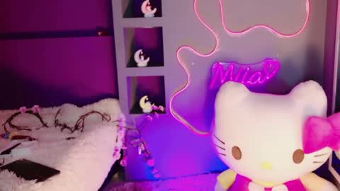 Snapshot of miia__baker chatting on 04/02/26, 01:31 online show from 04/02/26, 01:31