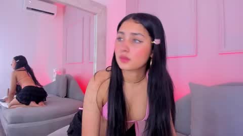 Mia online show from 10/16/25, 06:31