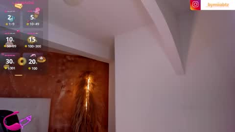 Snapshot of miia_bratz chatting on 11/15/25, 08:05 miia_bratz online show from 11/15/25, 08:05