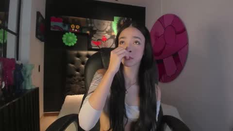 Snapshot of miia_bratz chatting on 02/19/26, 07:32 miia_bratz online show from 02/19/26, 07:32