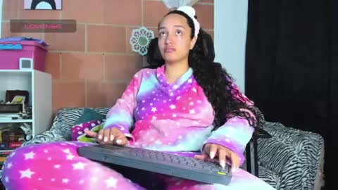 miia_lovve online show from 05/20/26, 09:04