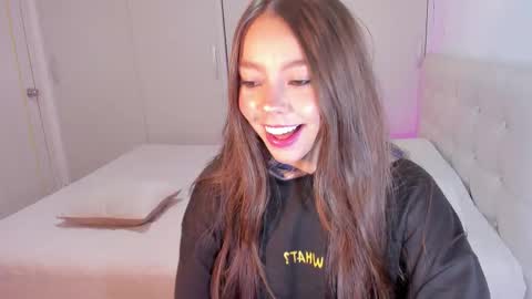 Snapshot of miia_rose12 chatting on 09/17/25, 11:06 miia_rose12 online show from 09/17/25, 11:06
