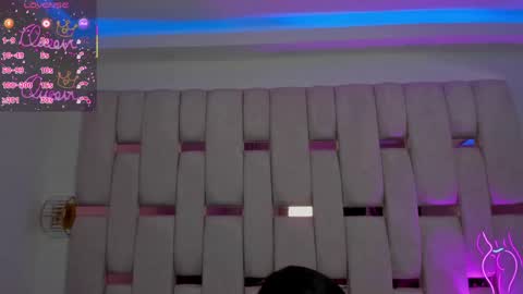 Snapshot of miia_schwarz chatting on 04/19/26, 01:54 Miia Schwarz online show from 04/19/26, 01:54