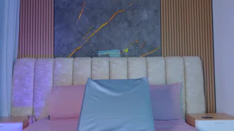 miia scoott  online show from 02/15/26, 11:52