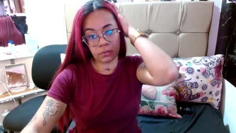 Snapshot of miia_spencer_ chatting on 12/16/24, 04:49 miia online show from 12/16/24, 04:49