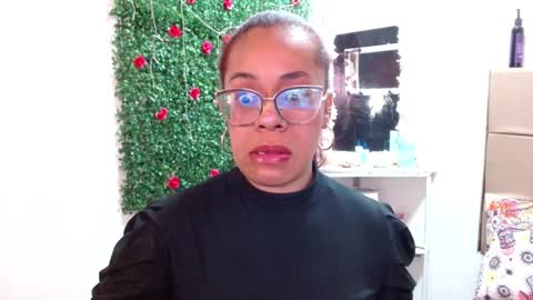 Snapshot of miia_spencer_ chatting on 01/23/25, 10:33 miia online show from 01/23/25, 10:33
