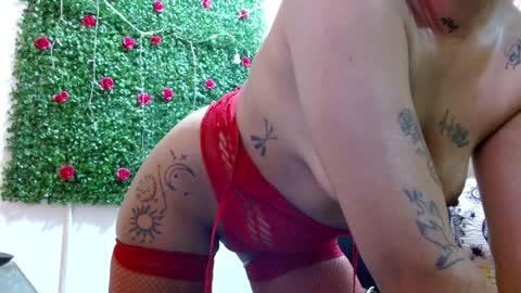 Snapshot of miia_spencer_ chatting on 01/30/25, 05:30 miia online show from 01/30/25, 05:30