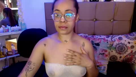 Snapshot of miia_spencer_ chatting on 03/08/25, 06:54 miia online show from 03/08/25, 06:54