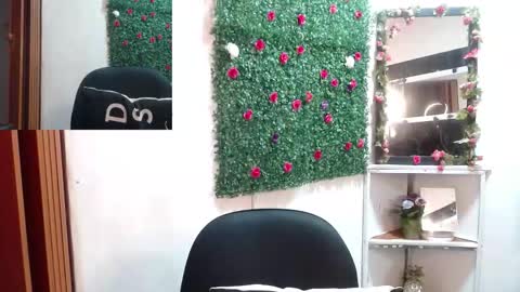 Snapshot of miia_spencer_ chatting on 09/10/25, 12:05 miia online show from 09/10/25, 12:05