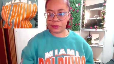 Snapshot of miia_spencer_ chatting on 09/13/25, 01:55 miia online show from 09/13/25, 01:55