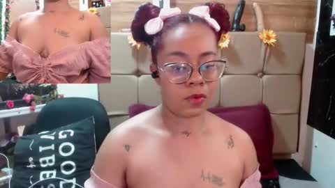 Snapshot of miia_spencer_ chatting on 09/24/25, 06:44 miia online show from 09/24/25, 06:44