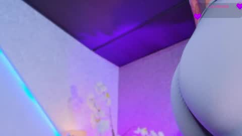 Snapshot of miia_sttone chatting on 05/08/26, 04:12 miia_sttone online show from 05/08/26, 04:12