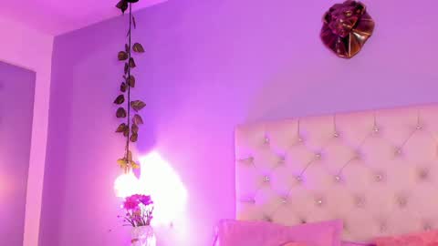 Mia online show from 03/02/25, 02:10