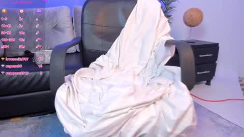 Miia 3 online show from 02/15/25, 03:39