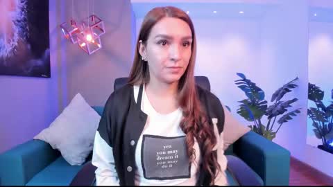 Miia 3 online show from 10/18/25, 12:06