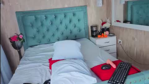 Snapshot of miia_velvett chatting on 07/28/26, 03:21 miia_velvett online show from 07/28/26, 03:21