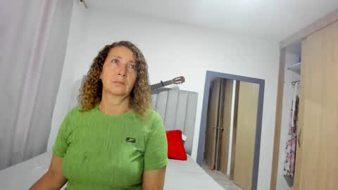 Mia Weed online show from 04/06/26, 11:11