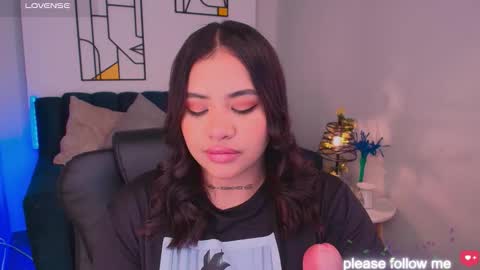 Snapshot of miiaa7_ chatting on 10/26/25, 01:33 Ma is my name I invite you to check out my wish list for my birthday online show from 10/26/25, 01:33