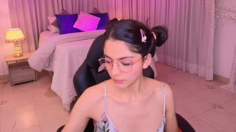 Mia online show from 02/21/25, 07:34