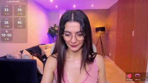 Mia online show from 11/01/25, 11:12