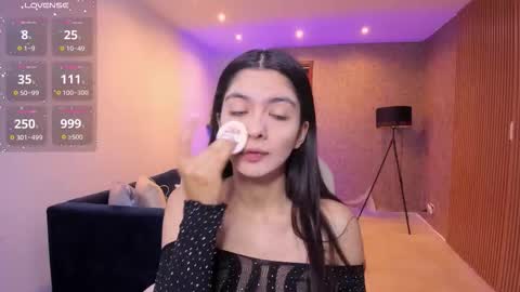 Mia online show from 11/04/25, 11:09