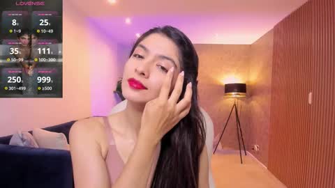 Mia online show from 11/12/25, 11:10