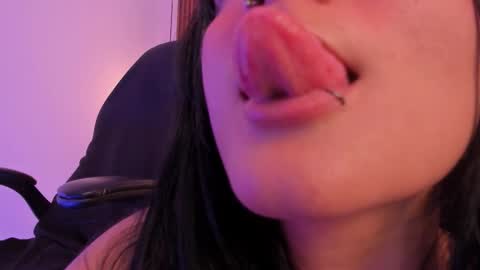 Mia  online show from 02/14/26, 01:30