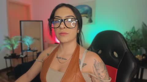 Snapshot of miiaa_stone chatting on 07/06/26, 09:17 miiaa stone online show from 07/06/26, 09:17