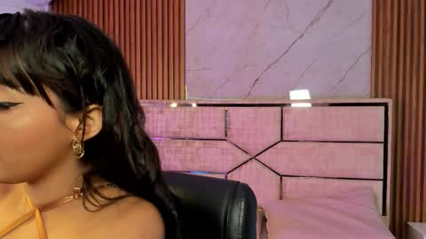 Snapshot of miiaamonroee chatting on 11/29/25, 03:31 Mia Monroe online show from 11/29/25, 03:31