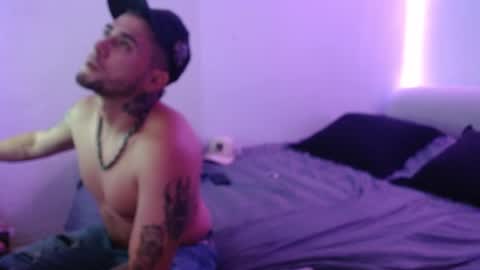 Snapshot of miialiiam0 chatting on 12/31/24, 04:27 Mia and Liam online show from 12/31/24, 04:27