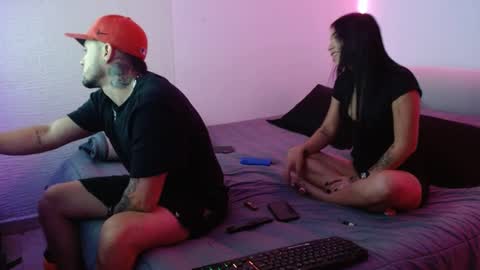 Snapshot of miialiiam0 chatting on 01/02/25, 01:06 Mia and Liam online show from 01/02/25, 01:06