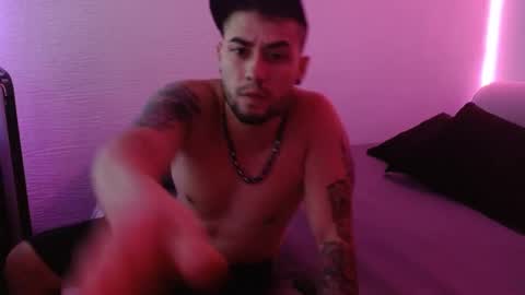 Snapshot of miialiiam0 chatting on 01/03/25, 08:54 Mia and Liam online show from 01/03/25, 08:54