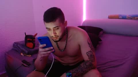 Snapshot of miialiiam0 chatting on 01/09/25, 01:50 Mia and Liam online show from 01/09/25, 01:50