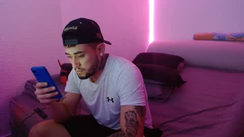 Snapshot of miialiiam0 chatting on 01/09/25, 04:52 Mia and Liam online show from 01/09/25, 04:52