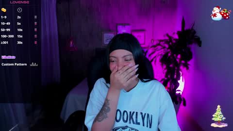 Snapshot of miichael_black chatting on 12/19/24, 07:51 Michael Black online show from 12/19/24, 07:51