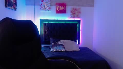 Snapshot of miichael_black chatting on 02/02/25, 08:19 Michael Black online show from 02/02/25, 08:19