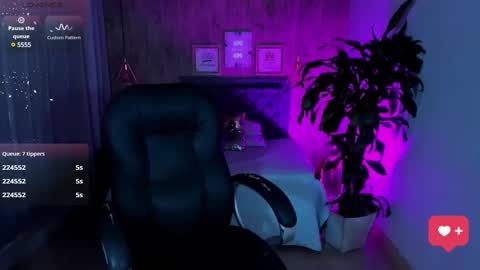 Snapshot of miichael_black chatting on 02/27/25, 03:15 Michael Black online show from 02/27/25, 03:15