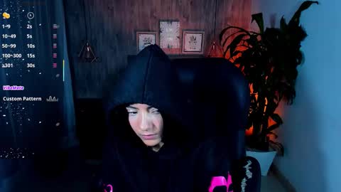 Snapshot of miichael_black chatting on 10/16/25, 12:55 Michael Black online show from 10/16/25, 12:55