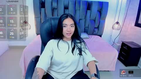 Snapshot of miichael_black chatting on 11/19/25, 09:15 Michael Black online show from 11/19/25, 09:15