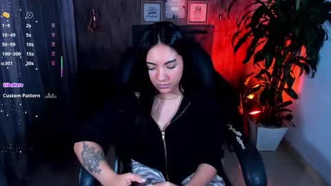 Snapshot of miichael_black chatting on 11/27/25, 02:30 Michael Black online show from 11/27/25, 02:30